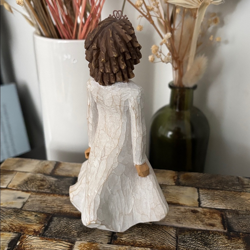 WILLOW TREE Irish Charm Figurine Susan Lordi 2010 Luck Laughter Strength Uplift - Picture 8 of 15